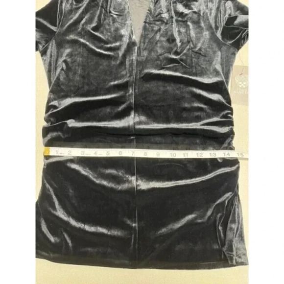 NWT VINCE CAMUTO WOMENS SLIM SIZE M VELOUR VNECK PULLOVER BLACK TOP - Picture 9 of 11